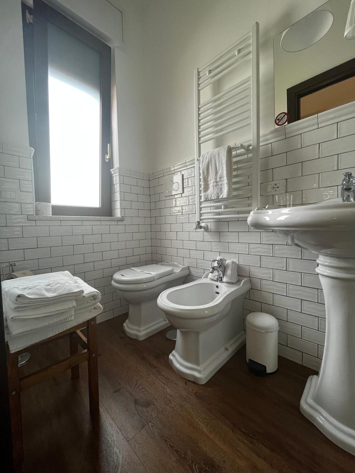 Guest House Le Vagabonde Fiumicino Ngoại thất bức ảnh